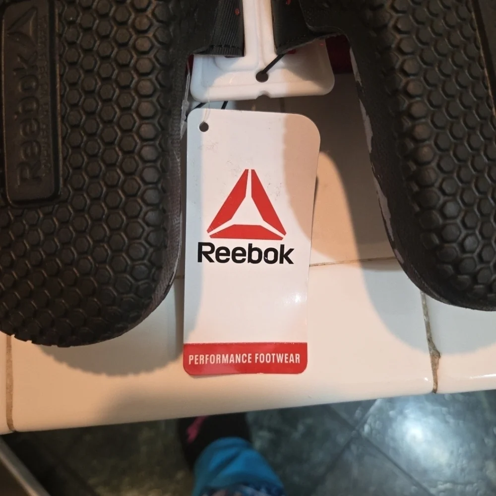 Boy’s Reebok Black Slide Sandals! NWT! Size 13!